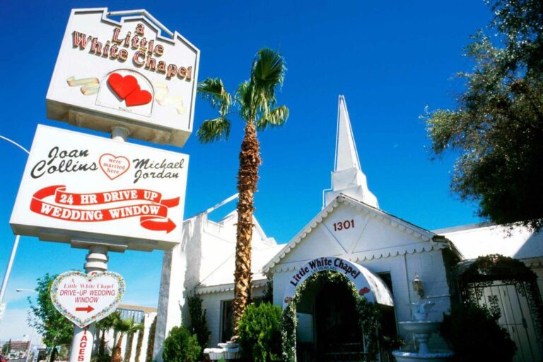 Vegas-Drive-Through-WEdding