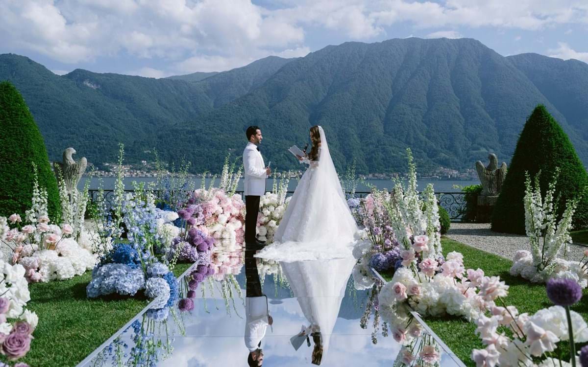 Extraordinary Weddings